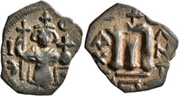 ISLAMIC, Time of the Rashidun. Pseudo-Byzantine types. Fals (Bronze, 20 mm, 2.09 g, 7 h), imitating a EN T૪TO NIKA follis of Constans II, uncertain mi...