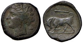 GRECHE - SICILIA - Siracusa - Agatocle (317-289 a.C.) - AE 22 - Testa di Persefone a s. /R Toro cozzante a s., sopra, una clava Mont. 5126; S. Ans. 57...