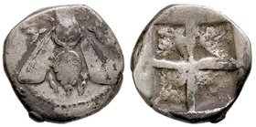 GRECHE - IONIA - Efeso - Dracma - Ape /R Quadrato incuso S. Cop. 208 (AG g. 3,1)
qBB