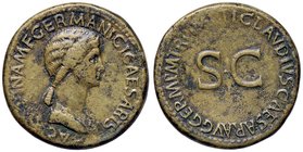 ROMANE IMPERIALI - Agrippina Madre (moglie di Germanico e madre di Caligola) - Sesterzio - Busto drappeggiato a d. /R Scritta nel campo C. 3 (8 Fr.); ...