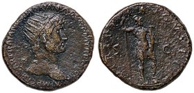 ROMANE IMPERIALI - Adriano (117-138) - Dupondio - Busto radiato e drappeggiato a d. /R Il Valore stante a d. con lancia e parazonium posa un piede su ...