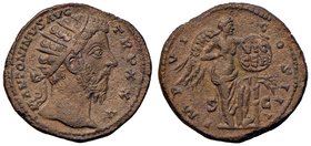 ROMANE IMPERIALI - Marco Aurelio (161-180) - Dupondio - Testa radiata a d. /R La Vittoria stante a d. appende uno scudo ad un palmizio C. 268; RIC 100...