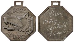 MEDAGLIE - SAVOIA - Vittorio Emanuele III (1900-1943) - Medaglia In bocca al lupo - Testa di lupo a s. /R Iscrizioni e du 4 righe AE 30 x 35
SPL