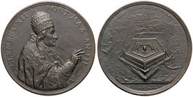 MEDAGLIE - PAPALI - Clemente XII (1730-1740) - Medaglia 1734 A. III - Busto a d. con triregno e piviale /R Veduta del porto di Ancona RRR AE Opus: Ham...