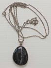 VARIE - Gioielli da antiquariato Collana in AG con pendaglio in pietra nera perla, gr. 13,08
Ottimo