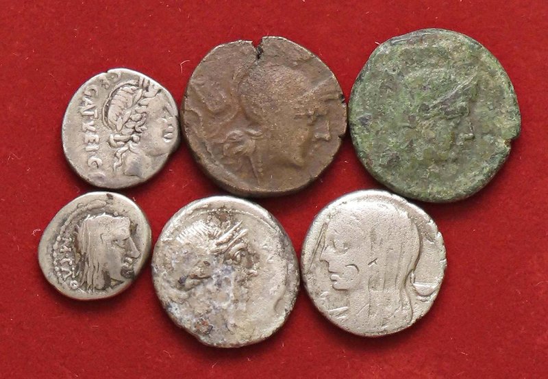 LOTTI - Repubblicane 2 denari (uno con il R/ incuso del D/), 2 quinari e 2 bronz...