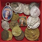 LOTTI - Medaglie RELIGIOSE - Lotto di 17 medaglie per lo più della Vergine di Loreto
med. SPL