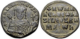Constantine VII Porphyrogenitus, with Romanus I, 913-959. Follis (Bronze, 25.5 mm, 6.05 g, 6 h), Constantinople, 931-944. +RΩΜAҺ' ЬASILEVS RΩΜ' Crowne...