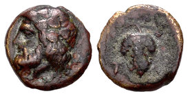 Lesbos. Temnos. AE 11. 350-300 a.C. (Sng Cop-246-8). Anv.:  Dionisos con corona de hiedra a izquierda. Rev.:  Racimo de uvas. Ae. 1,21 g. Choice F. Es...