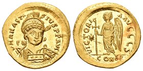 Anastasius. Sólido. 491-518 d.C. Constantinople. (S-5). (Ratto-321). Rev.: VICTORIA AVGGG S / CONOB. Victoria en pie a izquierda con cruz larga, estre...
