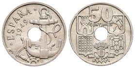 Estado Español (1936-1975). 50 céntimos. 1949*19-51. Madrid. 3,98 g. Flechas invertidas. XF. Est...15,00.