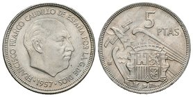 Estado Español (1936-1975). 5 pesetas. 1957*58. Madrid. 6,00 g. Leves marquitas. Almost UNC. Est...60,00.