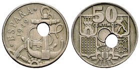 Estado Español (1936-1975). 50 céntimos. 1949*19-62. Madrid. (Cal-110 variante). 4,03 g.  Agujero central desplazado. XF. Est...30,00.