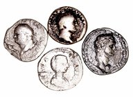 Lotes de Conjunto
Denario. AR. Lote de 4 monedas. Vespasiano (2), Domiciano y Julia Domna. BC a RC-.