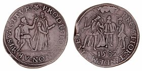 Felipe II
Jetón. AE. Dordrecht. 1582. Juan de Jáuregui con una pistola intentando asesinar al Príncipe de Orange. 7.11g. Dugn 2890. MBC-.
