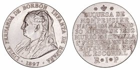 Alfonso XIII
Medalla. AR. 1897. Luisa Fernanda de Borbón, Duquesa de Monpensier. Acuñación de Reginald Huth. 28.87g. 34.00mm. Vicenti H27. Escasa. EB...