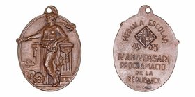 II República
Medalla. AE. Barcelona. 1935. IV Aniversario de la proclamación de la República. Medalla escolar. Con anilla. Muy bonita. 11.47g. 32.00m...
