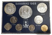 Bahamas Isabel II
AR/AE. 1969. Set de 9 valores. 1, 5, 10, 15, 25 y 50 Cents y 1, 2 y 5 Dólares. En estuche de plástico original (estuche con roturas...