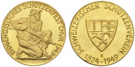 MÜNZEN UND MEDAILLEN DER SCHWEIZ 
 SCHÜTZENMEDAILLEN 
 Chur. Goldmedaille 1949 B. Stempel von Emil Wiederkehr. Eidgenössisches Schützenfest. Richter...