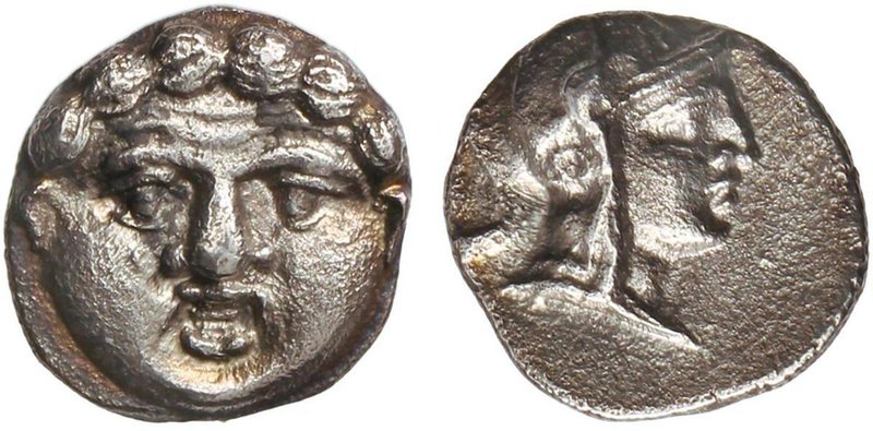 GREEK COINS
Óbolo. 350-333 a.C. SELGE. PISIDIA. Anv.: Cabeza de Gorgona de fren...
