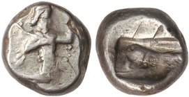 GREEK COINS
Siclo. 450-330 a.C. REYES AQUEMENIDAS. PERÍODO DE ARTAJERJES I a DARÍO III. PERSIA. Anv.: Rey barbado y arrodillado a derecha llevando la...