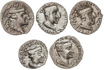 GREEK COINS
Lote 5 monedas Dracma. Siglo I d.C. KSHAHARATAS. NAHAPANA. INDO-ESCITAS DEL PAQUISTÁN. Anv.: Cabeza masculina a derecha, alrededor leyend...