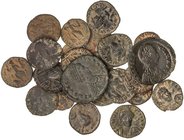 ROMAN COINS: ROMAN EMPIRE
Lote 28 monedas Cobre. AE. Incluye Maiorina reducida Elia Flavia (2) C-4, 6, AE 15 Antioquía (2) (en tiempos de Maximino Da...