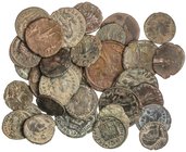 ROMAN COINS: ROMAN EMPIRE
Lote 35 cobres. Diferentes emperadores del Bajo Imperio. A EXAMINAR. RC a MBC-.