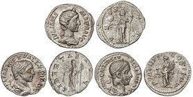 ROMAN COINS: ROMAN EMPIRE
Lote 3 monedas Denario. ALEJANDRO SEVERO (2) y JULIA MAMEA. AR. Alejandro Severo: LIBERTAS AVG. Y P.M. TR.P (VII) COS. II P...