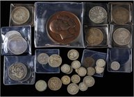 PESETA SYSTEM: LOTS
Lote 30 monedas 50 Céntimos a 5 Pesetas y medalla. 1860 a 1926. ISABEL II, GOBIERNO PROVISIONAL a ALFONSO XIII. AR y latón (3). 5...
