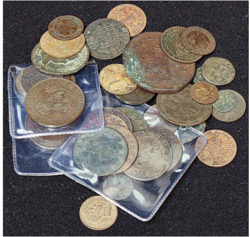 LOTS AND COLLECTIONS
Lote 36 monedas Cobre. Siglo XIX y XX. AE y Br. Incluye: S...