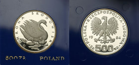 Coins Poland People Republic (PRL)
POLSKA / POLAND / POLEN

PRL. 500 zlotych 1984 Łabędzie 
Moneta w oryginalnym niebieskim pudełku. Piękny, menni...