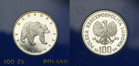 Coins Poland People Republic (PRL)
POLSKA / POLAND / POLEN

PRL. 100 zlotych 1983 Niedźwiedź 
Menniczy egzemplarz w oryginalnym pudełku. Rzadsza m...