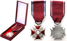 Decorations, Orders, Badges
POLSKA / POLAND / POLEN

II RP. Silver Cross of Merit 
Idealny stan zachowania. W zestawie z oryginalne czerwone pudeł...
