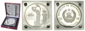 Mozambique
Mozambik. 10.000 Meticais 1998 Sydney XXVII Igrzyska Olimpijskie - 1 kg (kilo) Ag .999 
Wielka 1-kilogramowa moneta wykonana z czystego s...