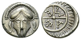 Mesembria AR Diobol, c. 450-350 BC 

Thrace, Mesembria. AR Diobol (10 mm, 1.20 g), c. 450-350 BC.
Obv. Crested corinthian helmet facing.
Rev. M - ...