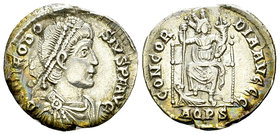 Theodosius I AR Siliqua, Aquileia 

Theodosius I (379-395 AD). AR Siliqua (18 mm, 1.93 g), Aquileia, 378-383.
Obv. D N THEODOSIVS P F AVG, Pearl-di...