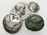 Lot of 4 Greek coins 

Lot of four (4) Greek coins: 3 AR coins, 1 AE coin.

Fine/very fine. (4)

Lot sold as is, no returns.