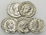 Lot of 5 Roman imperial AR antoniniani 

Lot of 5 (five) Roman imperial AR Antoniniani: Gordianus III (2), Philippus I, Traianus Decius, and Gallien...