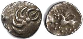 Keltische Münzen. GERMANIA. Quinar ca. 1. Jhdt. v. Chr, Büschel Typus. Silber. 1.95 g. 1.47 mm. vlg. Dembski 431. Sehr schön