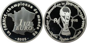 Europäische Münzen und Medaillen, Frankreich / France. Fußball - WM 2006 in Deutschland, Frankreich als Weltmeister 1998. 1 1/2 Euro 2005, Silber. Sch...