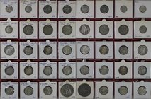Europäische Münzen und Medaillen, Niederlande / Netherlands, Lots und Sammlungen. 3х25 Cents 1940,1941, 3х1/2 Gulden 1922-1930, 14х1 Gulden 1922-1967,...