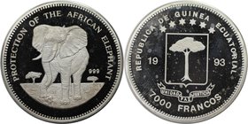 Weltmünzen und Medaillen, Äquatorial Guinea / Equatorial Guinea. African Elephant. 7000 Francos 1993, Silber. 0.64 OZ. KM 77. Fingerabdrücke. Kl.Fleck...
