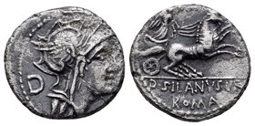 Junius. Denario. 91 a.C. Rome. (Ffc-789). (Craw-337/3a). (Cal-869). Anv.: Cabeza de Roma a derecha, detrás D. Rev.: Victoria en biga a derecha, encima...
