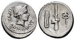 Norbanus. Denario. 83 a.C. Rome. (Ffc-943). (Craw-357/1b). (Cal-1049). Anv.: Cabeza diademada de Venus a derecha, detrás número XXXXVIII, debajo C NOR...