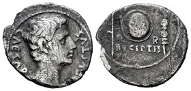 Augustus. Denario. 19 a.C. Colonia Patricia (Córdoba). (Ffc-181). (Ric-86a). (Cal-749). Anv.: CAESAR AVGVSTVS. Busto desnudo a derecha. Rev.: Escudo c...