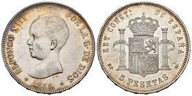 Alfonso XIII (1886-1931). 5 pesetas. 1888*18-88. Madrid. MPM. (Cal-13). Ag. 24,86 g. Mínimas marcas en anverso. Brillo original. XF/AU. Est...120,00.