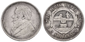 South Africa. 2 shillings. 1895. (Km-6). Ag. 11,22 g. Pequeño graffiti en anverso. VF. Est...35,00.