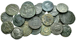 Lote de 35 pequeños bronces del Bajo Imperio Romano. A EXAMINAR. F/VF. Est...220,00.
