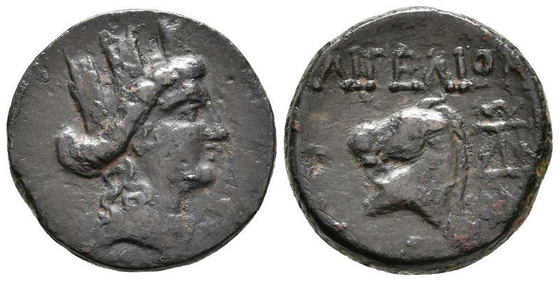 CILICIA, Aigeai. Ae20. 160-130 a.C. A/ Cabeza de Tyche con corona mural a derech...
